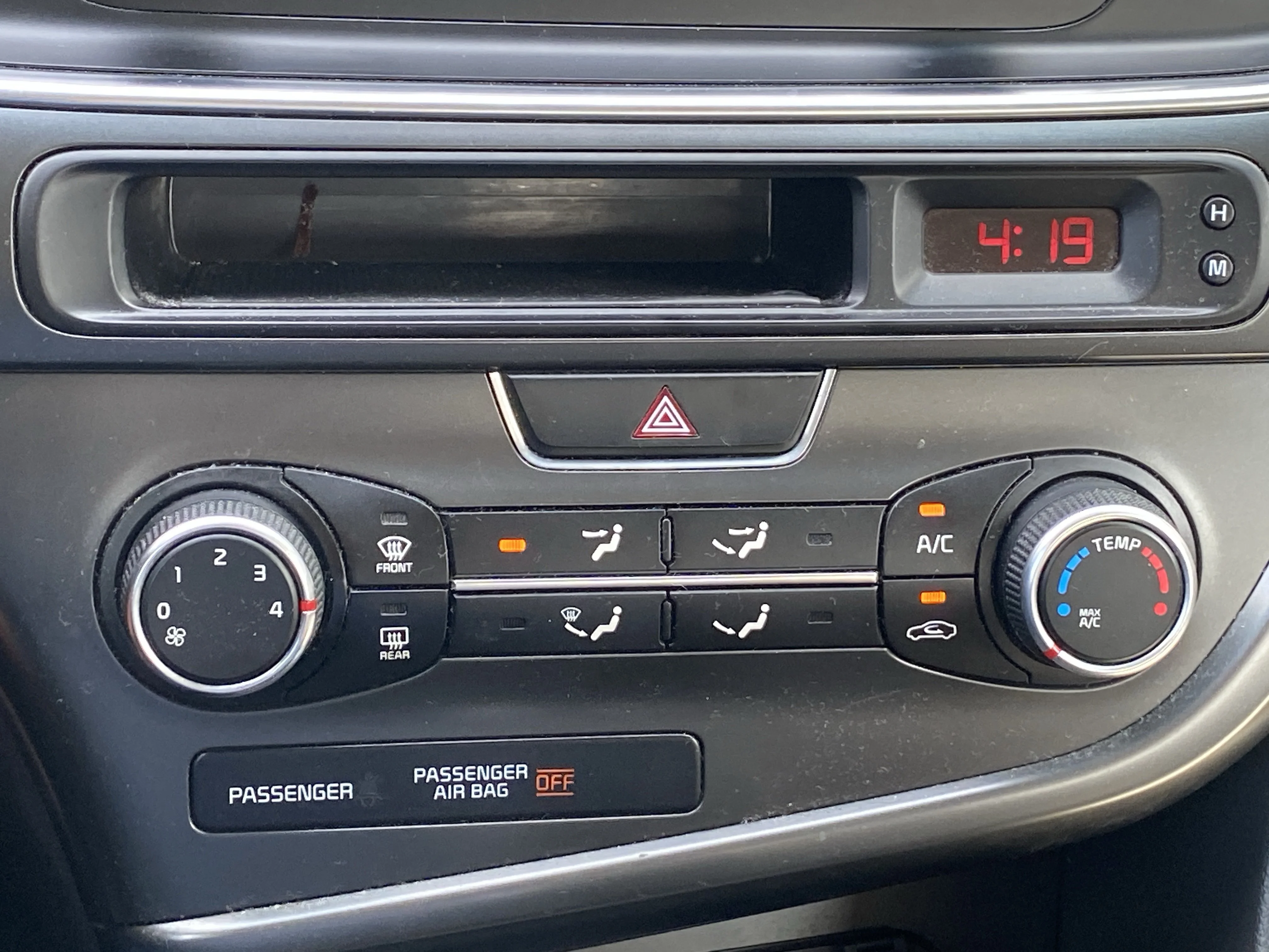 Used 2014 Remington Red Metallic Kia LX image 18