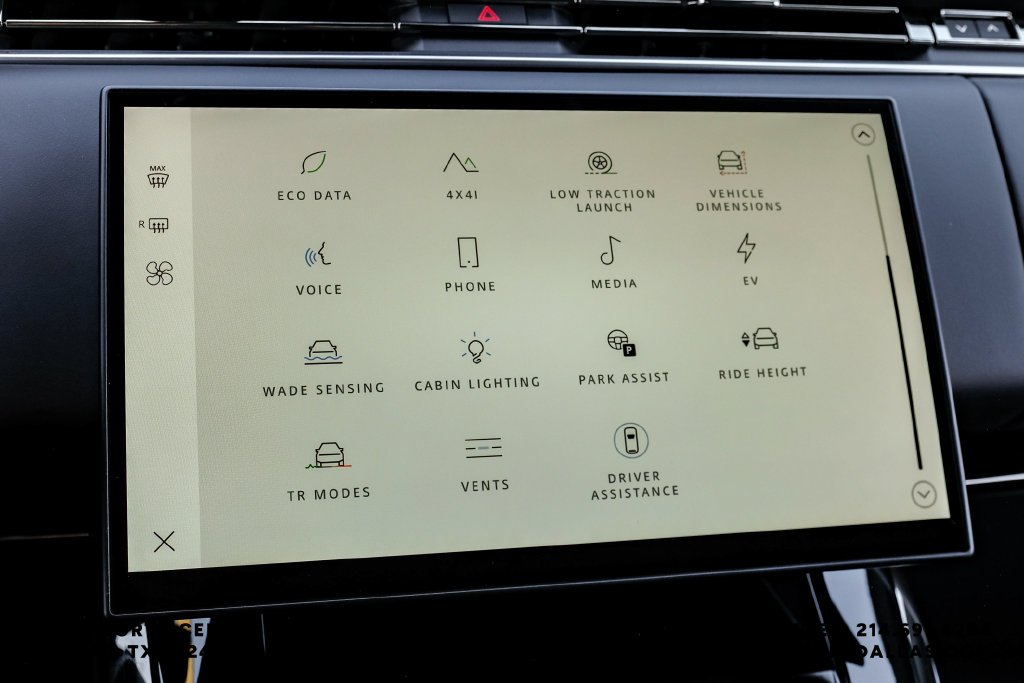 New 2026 Fuji White Land Rover Dynamic SE image 25