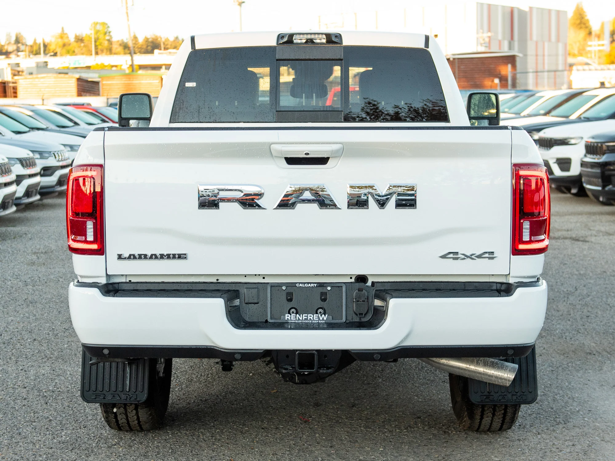 New 2026 White RAM Laramie* 4x4, Sunroof, Dual Wireless Charging Pad, Remote Start image 5