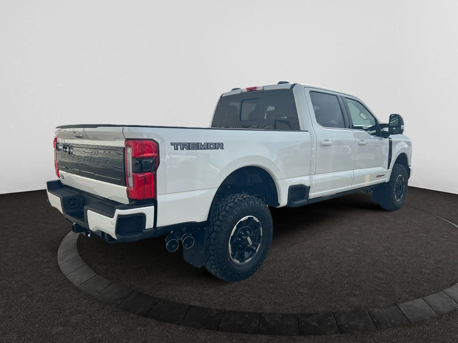 New 2027 Star White Metallic Tri-Coat Ford Platinum image 5
