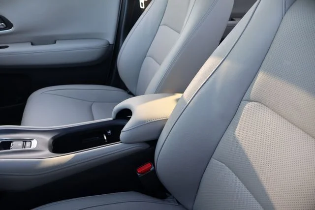 Used 2022 White Honda EX-L image 13