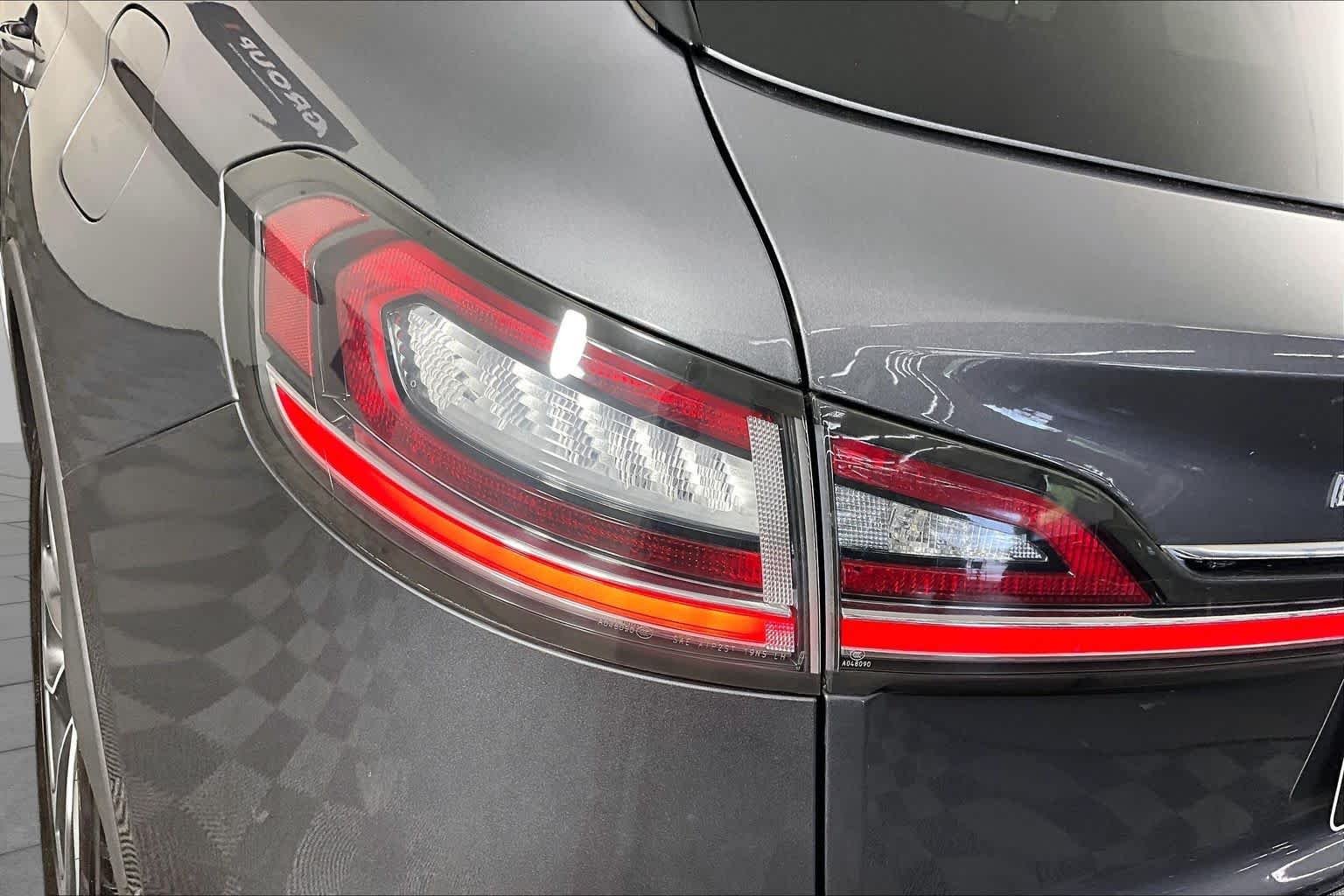 Used 2022 Asher Gray Metallic Clearcoat Lincoln Reserve image 26