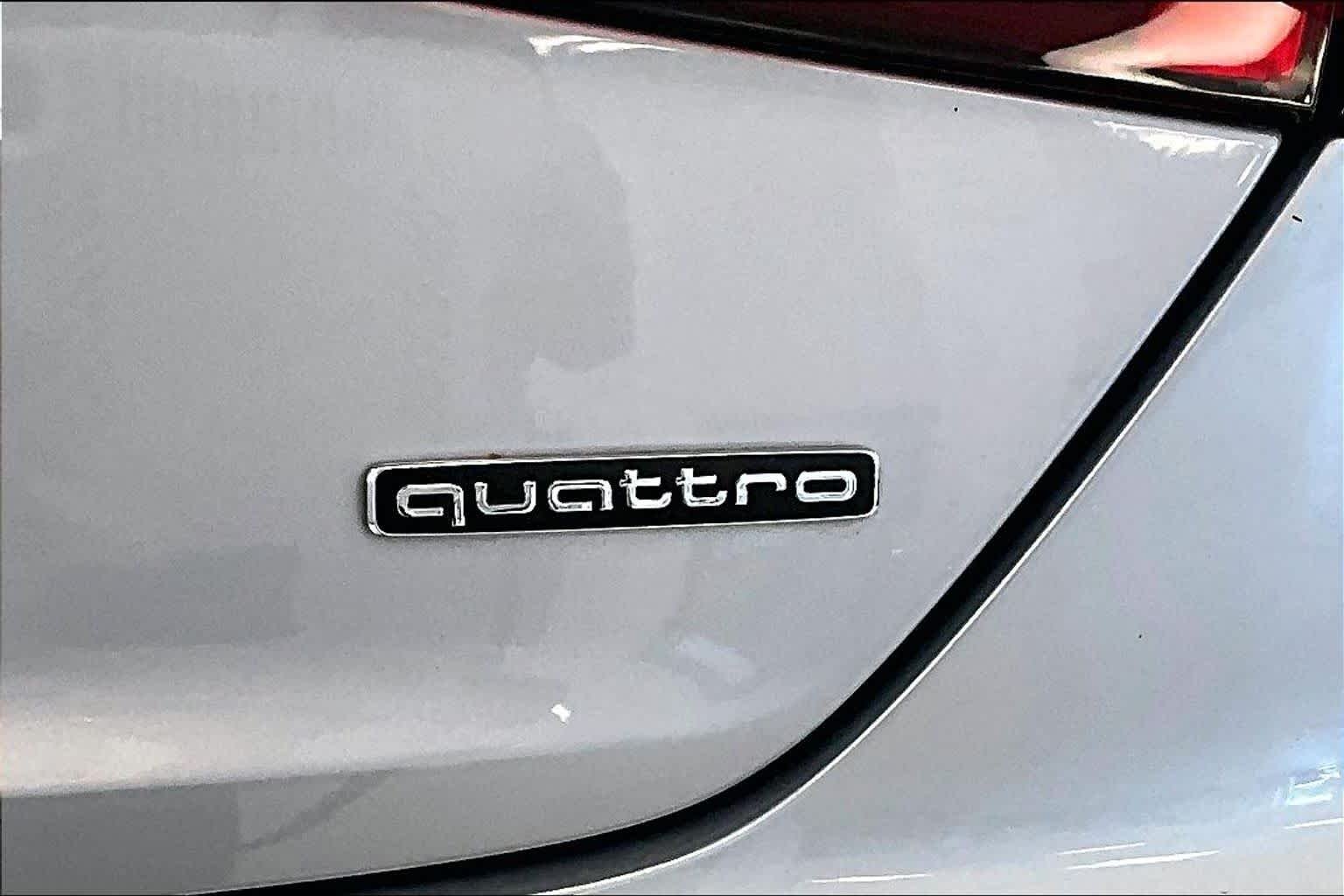 Used 2019 Florett Silver Metallic Audi Prestige image 9