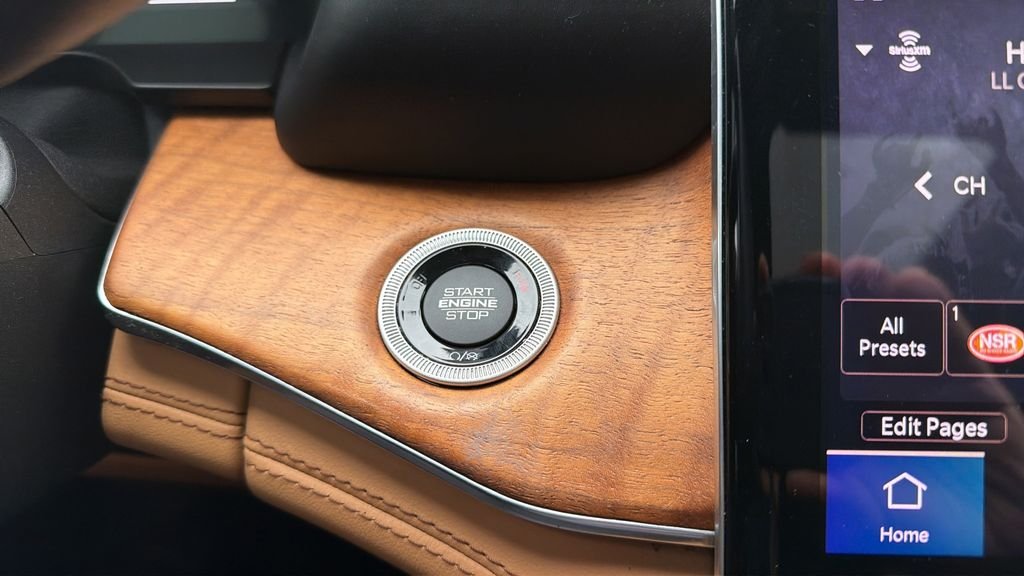 Used 2021 Silver Jeep Summit image 26