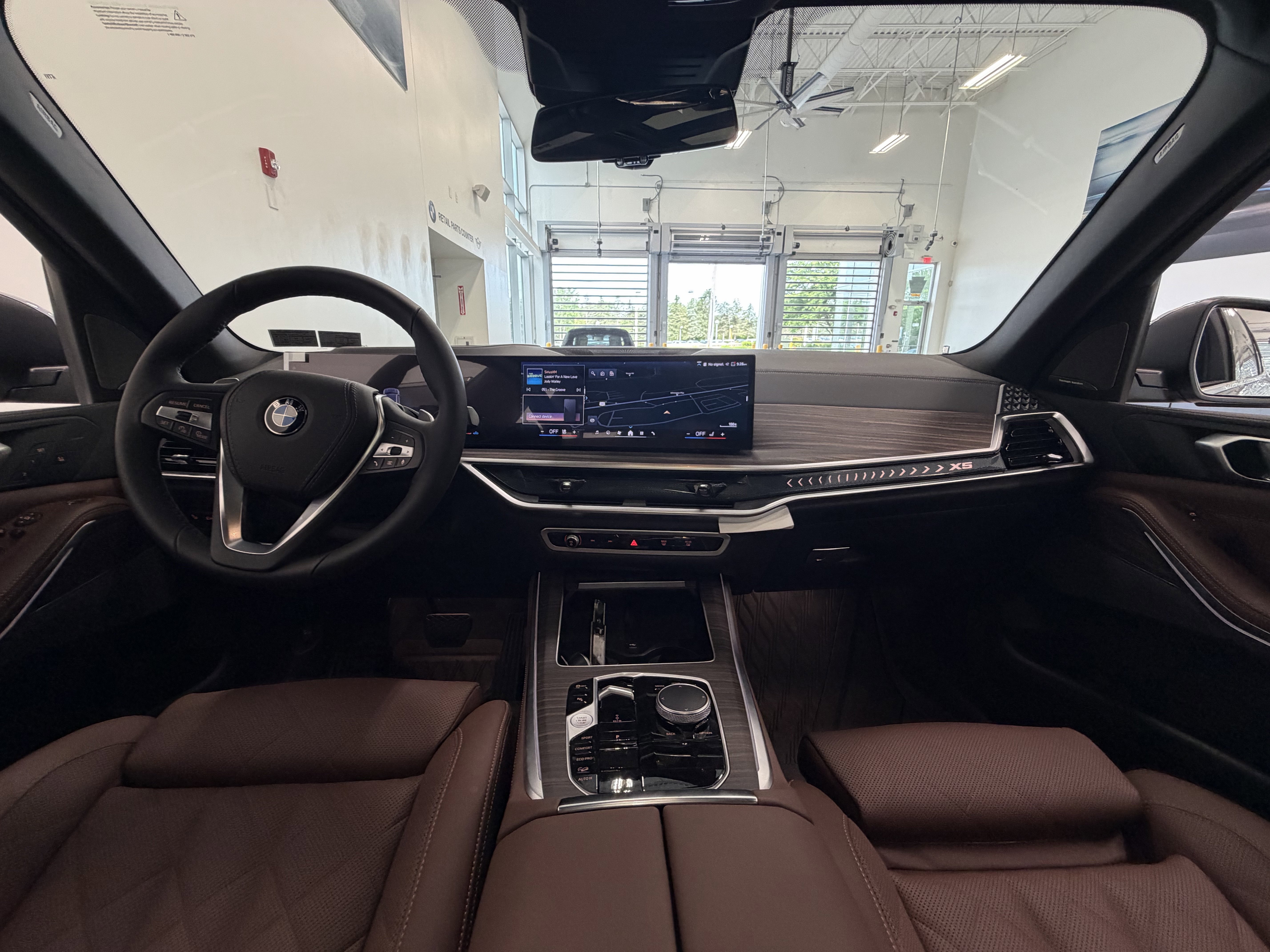 Used 2026 SKYSCRAPER GREY M BMW xDrive40i image 16