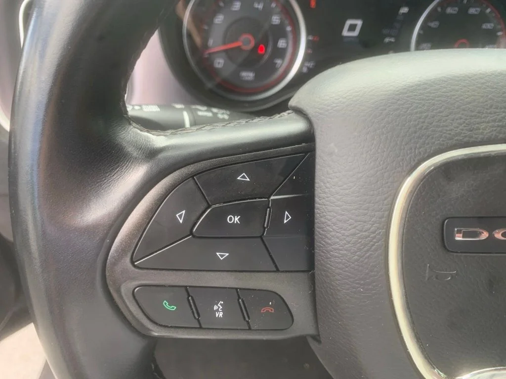 Used 2022 Granite Crystal Metallic Clearcoat Dodge SXT image 12