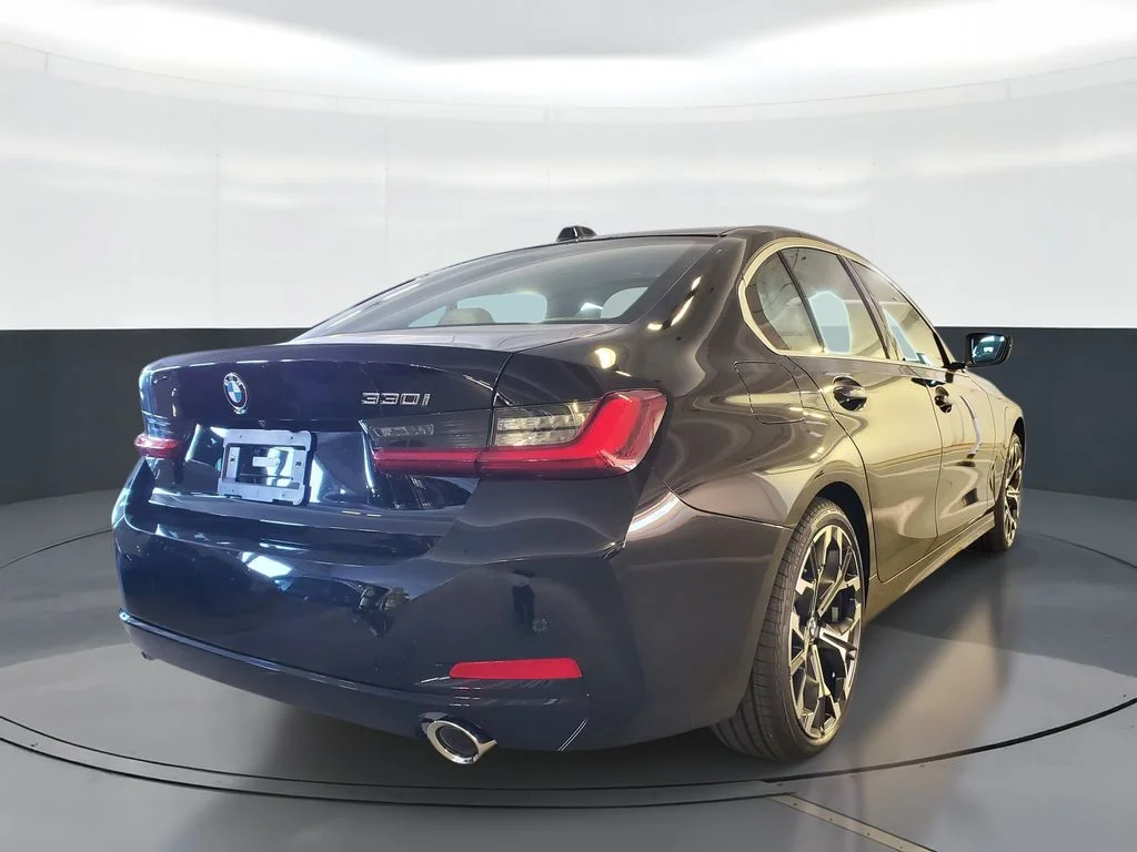 Used 2026 Black BMW 330i image 3