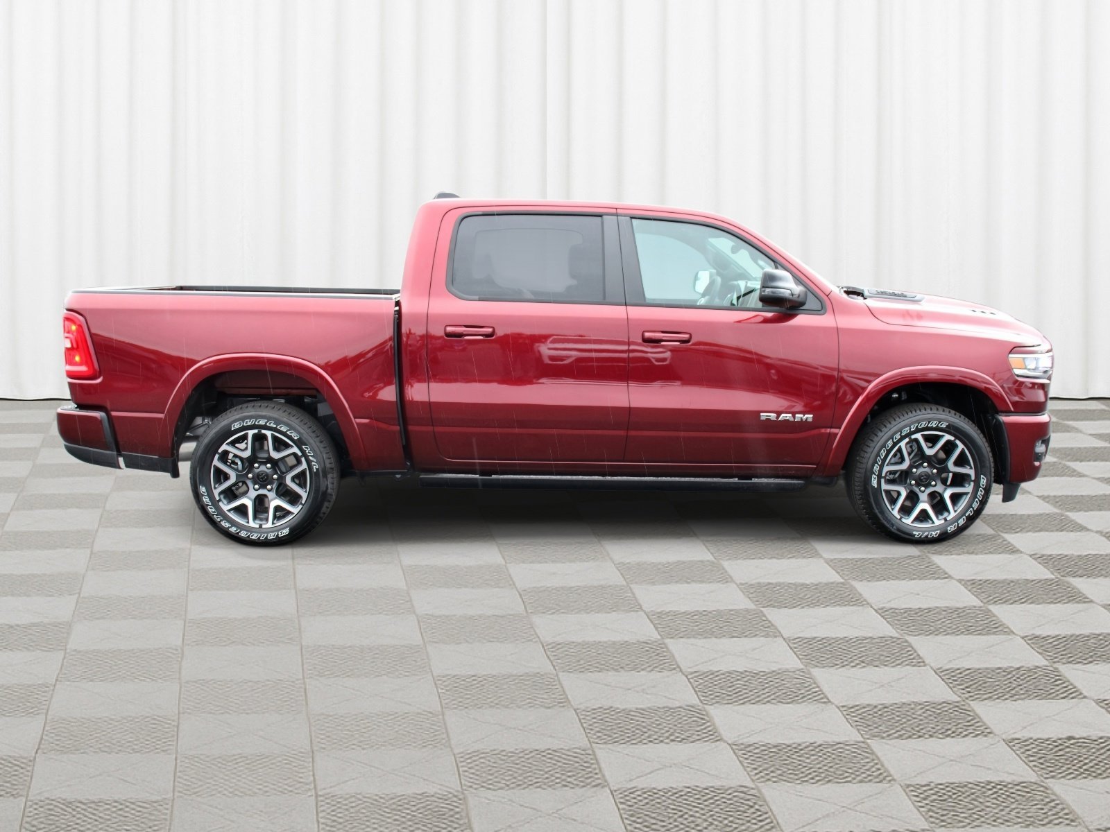 New 2026 Delmonico Red Pearl-Coat Exterior Paint RAM Laramie image 29