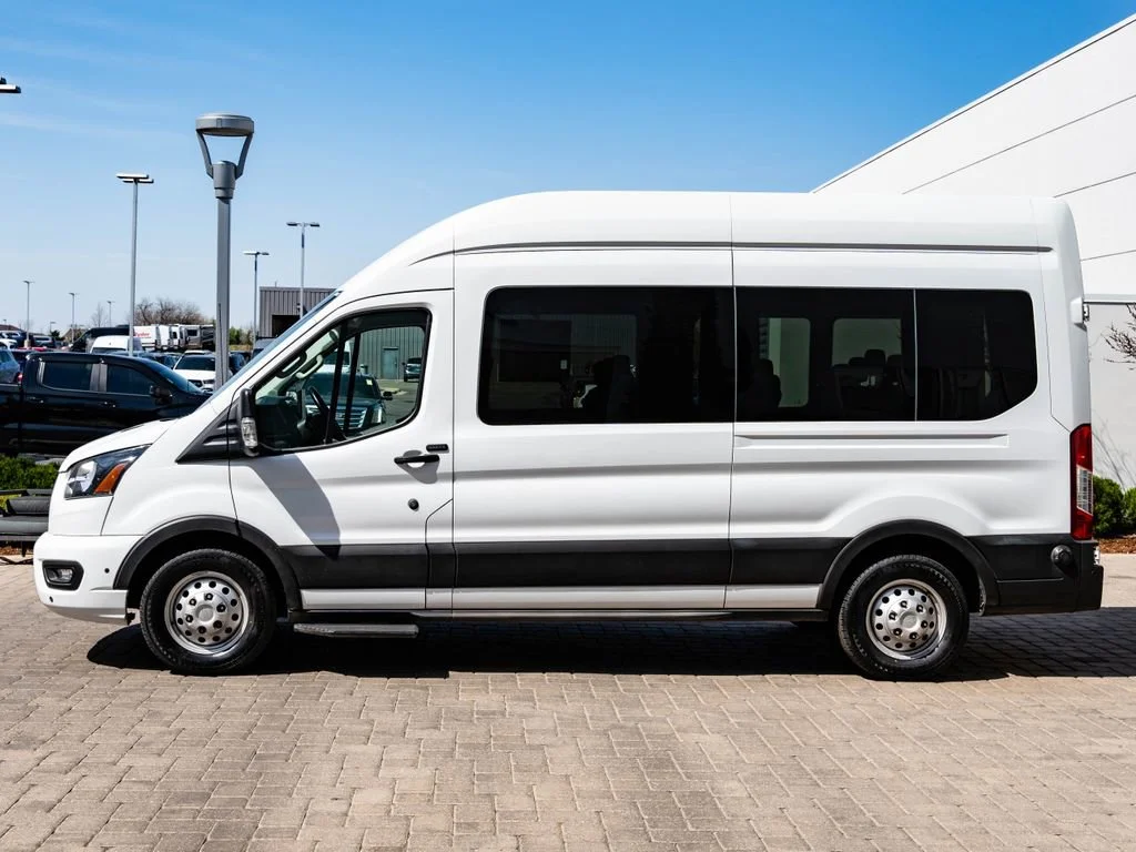 Used 2024 Oxford White Ford XLT image 5