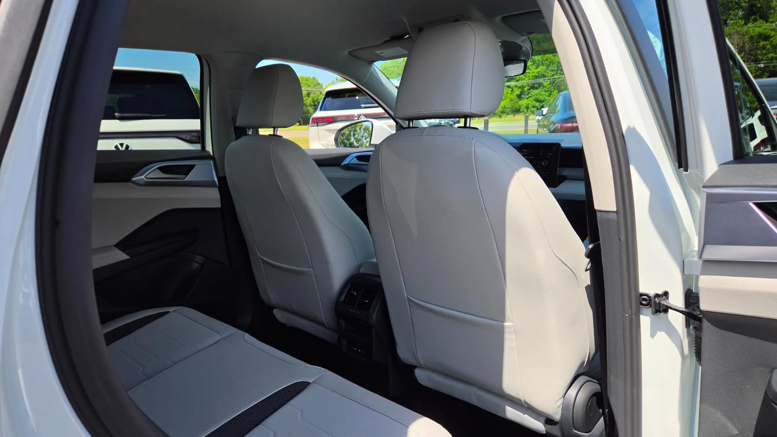 New 2026 Pure White Volkswagen SE image 52