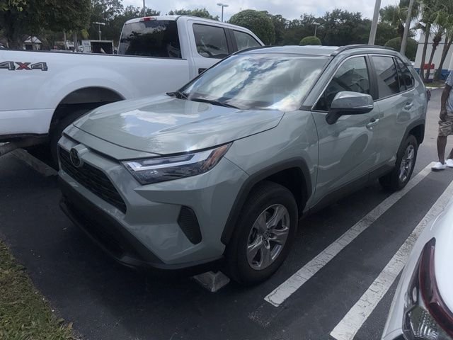 2023 Toyota RAV4 XLE FWD's photo