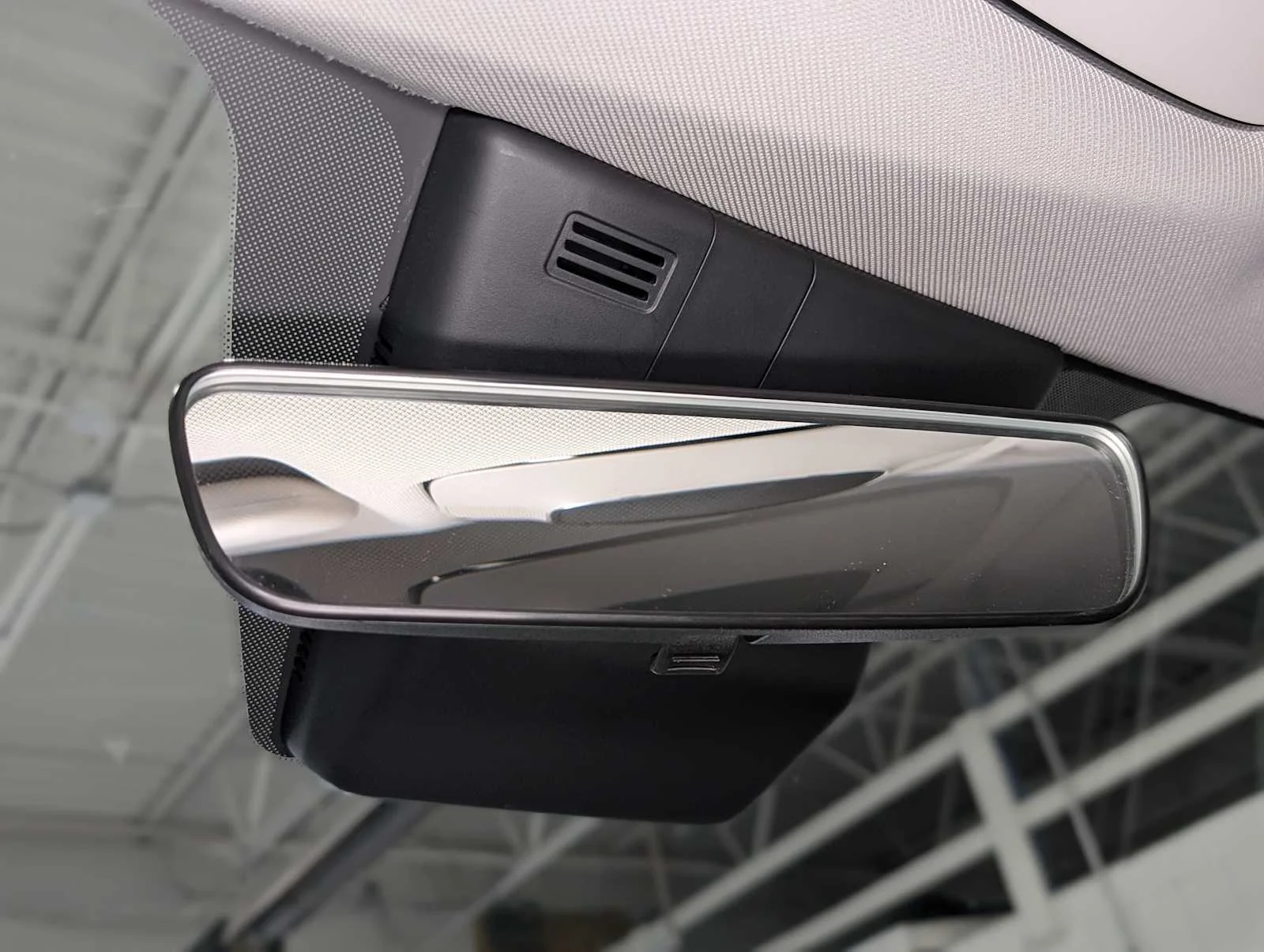 Used 2024 Hampton Gray Hyundai SE image 31