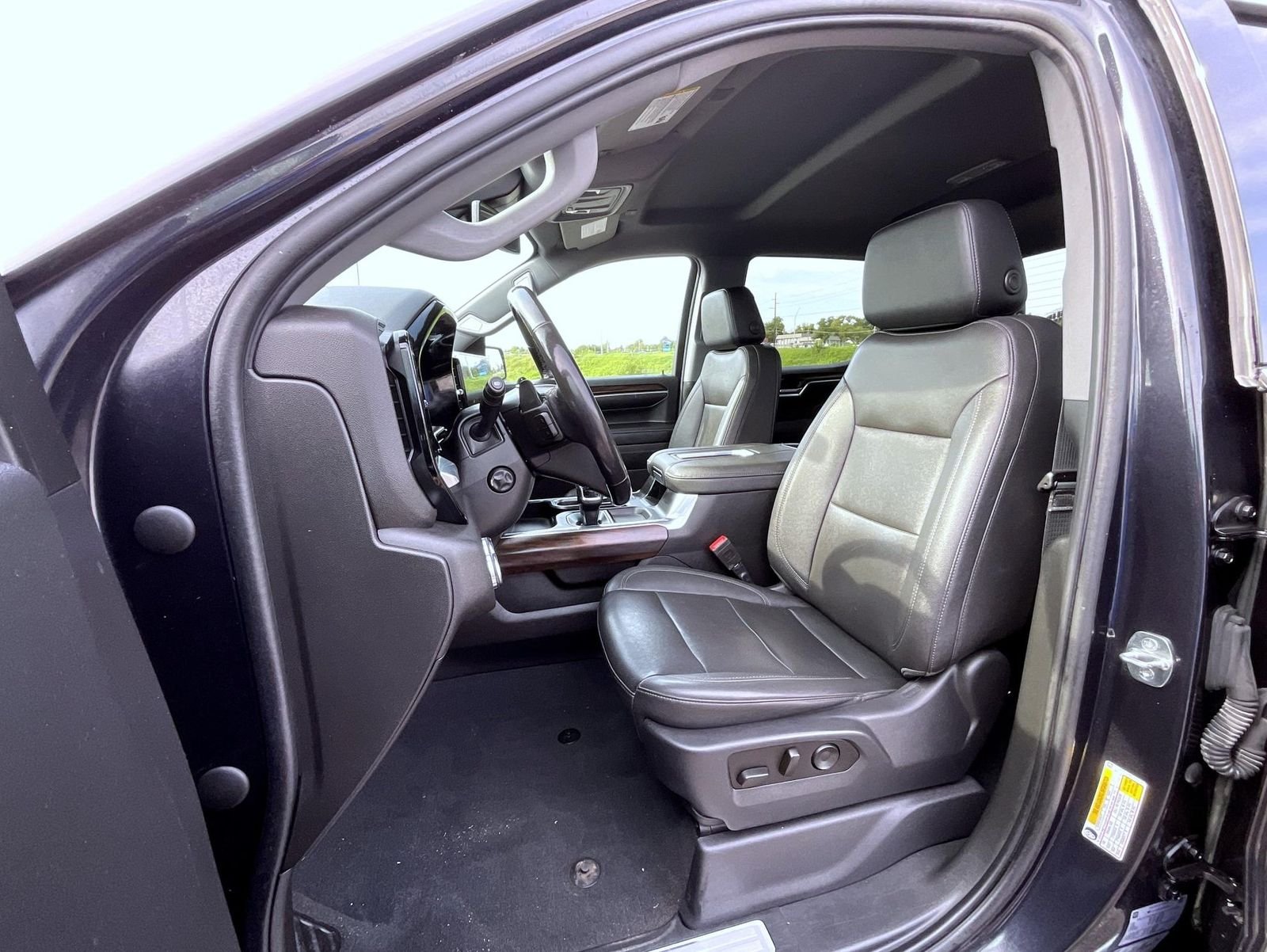 Used 2022 Silver GMC SLT image 10