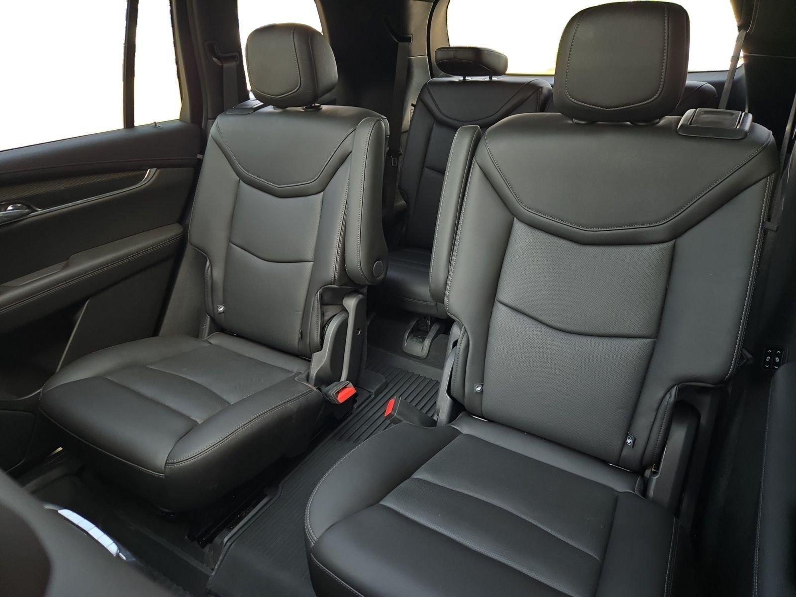 Used 2023 White Cadillac Sport image 24