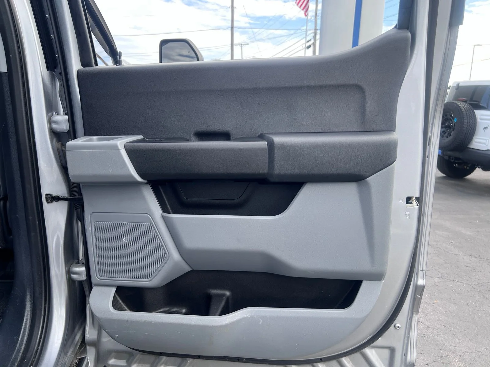 Used 2023 Silver Ford XL image 44