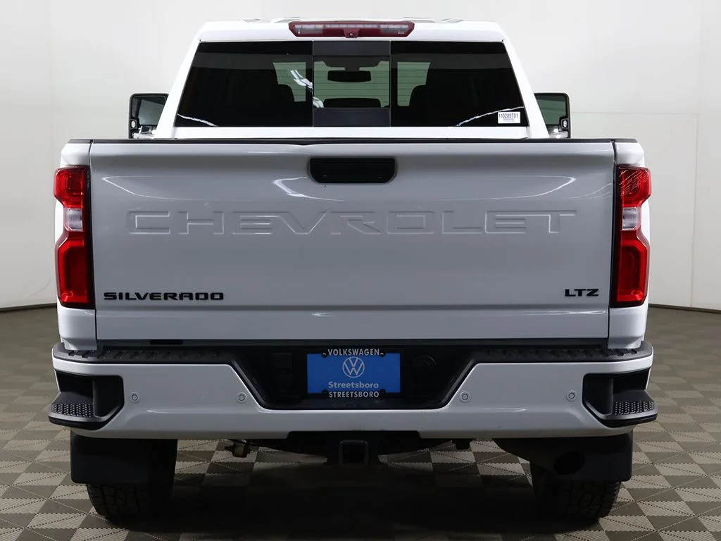 Used 2022 Summit White Chevrolet LTZ image 16
