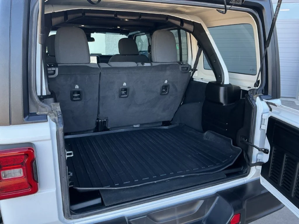 Used 2024 White Jeep Rubicon image 29