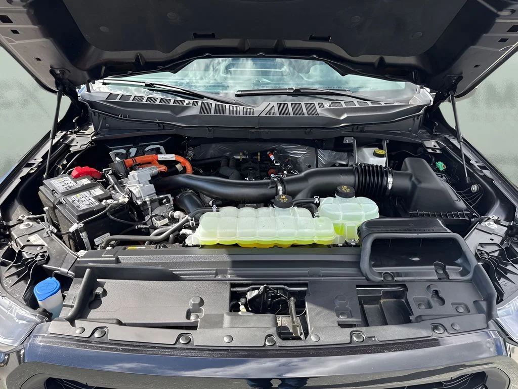 Used 2025 Black Ford Lariat image 29