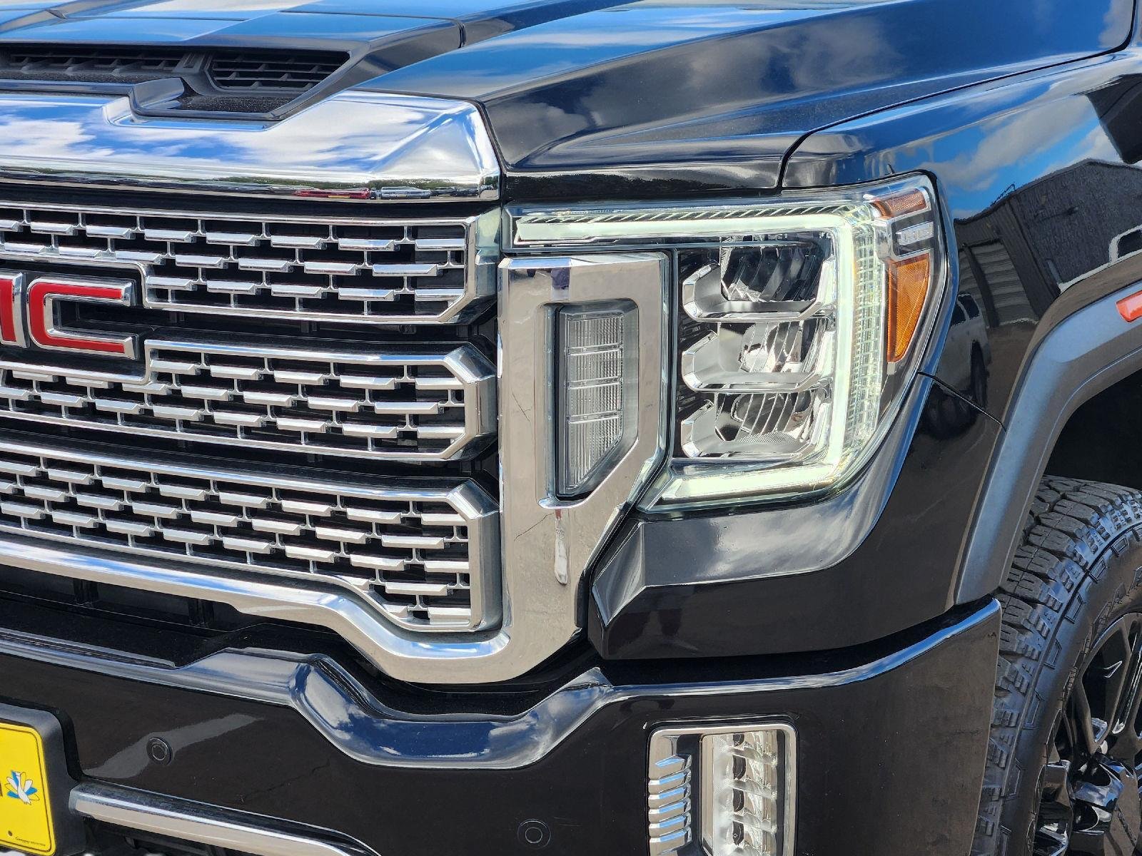 Used 2023 Ebony Twilight Metallic GMC Denali image 7