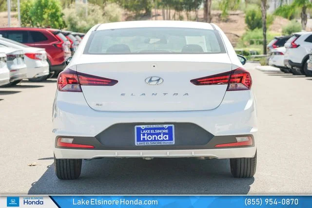 Used 2020 Quartz White Pearl Hyundai SE image 10