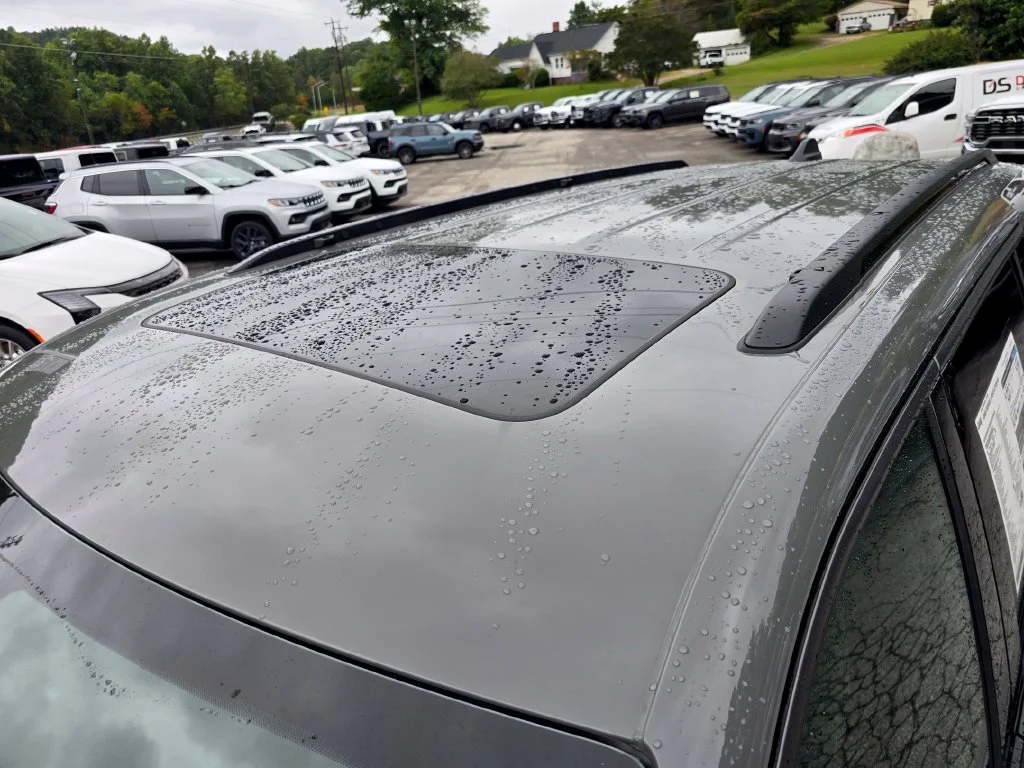 New 2027 Gray Jeep Laredo Altitude image 22