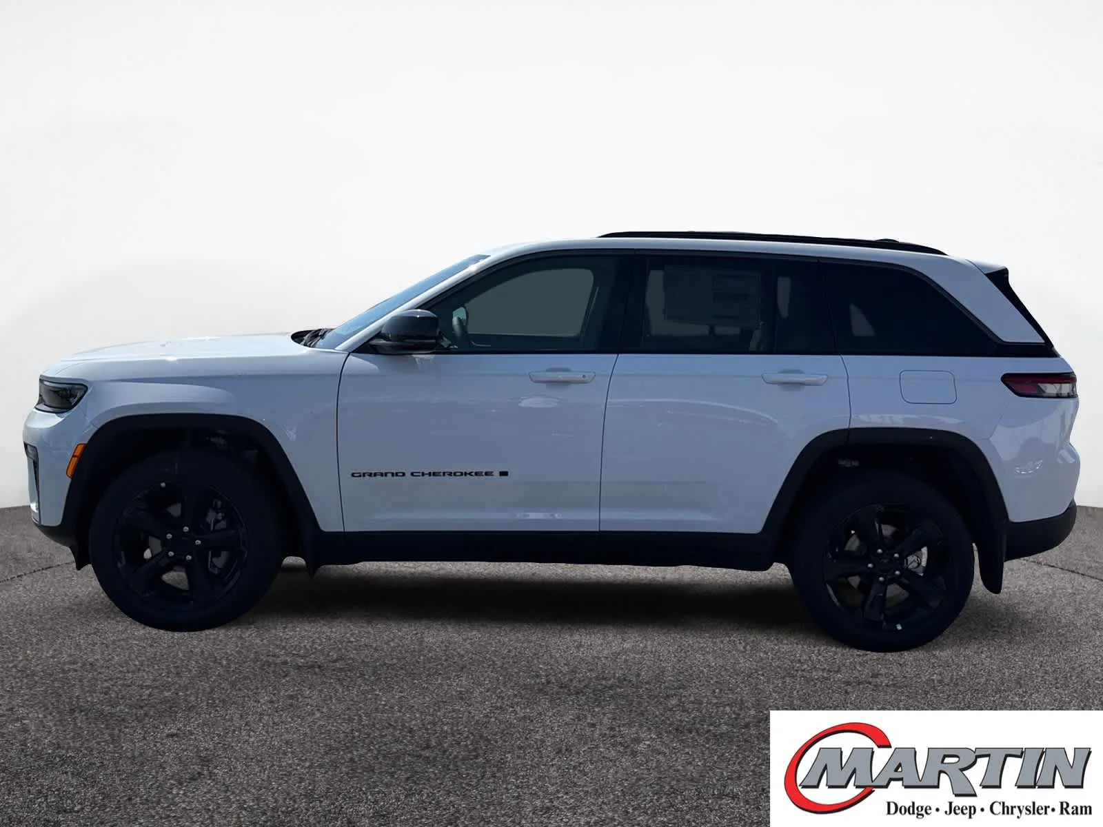 New 2026 Bright White Clear-Coat Exterior Paint Jeep Limited image 2