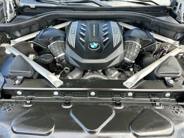 Used 2020 White BMW M50i image 34