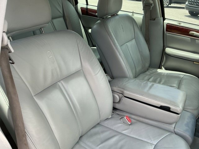 Used 2004  Lincoln Ultimate image 24
