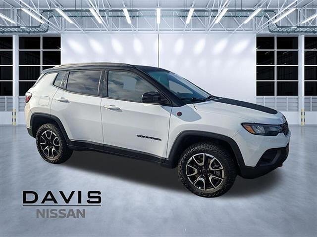 Used 2025 Bright White Clearcoat Jeep Trailhawk image 1
