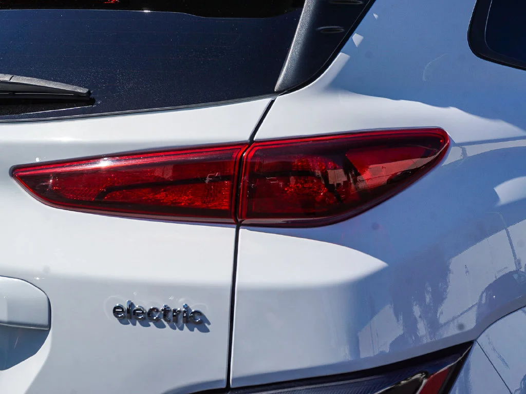 Used 2022 White Hyundai SEL image 8