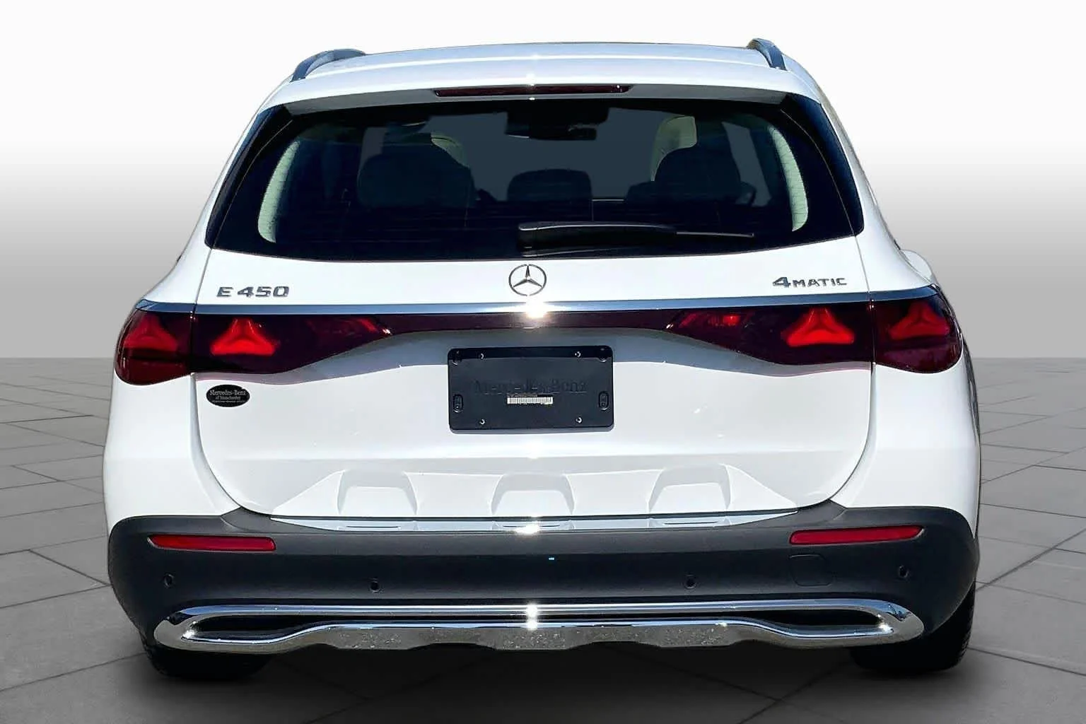 Certified Used 2025 MANUFAKTUR Moonlight White Metallic Mercedes-Benz E 450 image 5