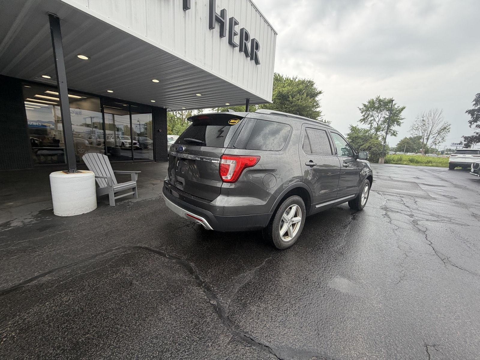 Used 2017 Magnetic Ford XLT image 8