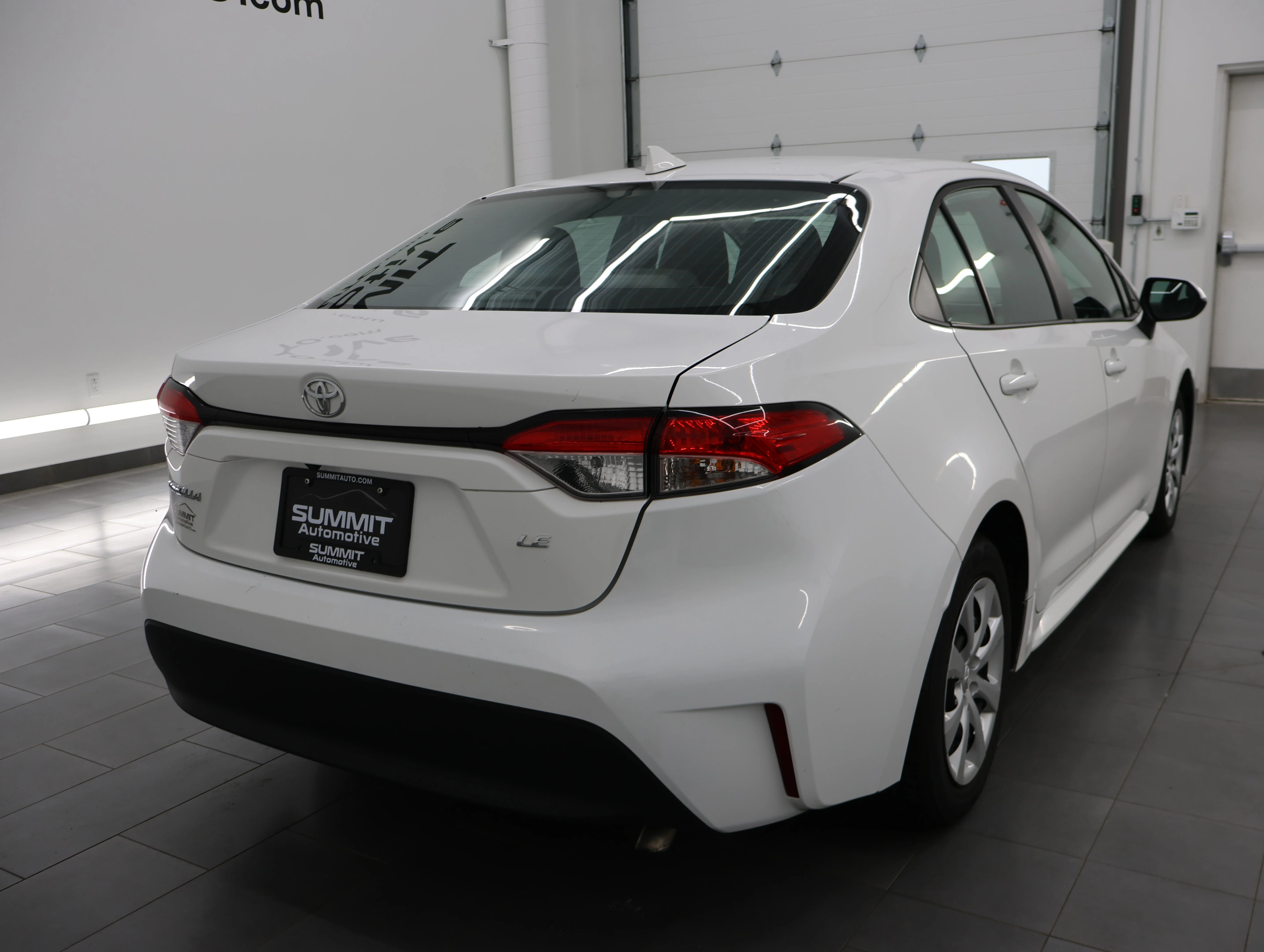 Used 2024 Ice Cap Toyota LE image 5