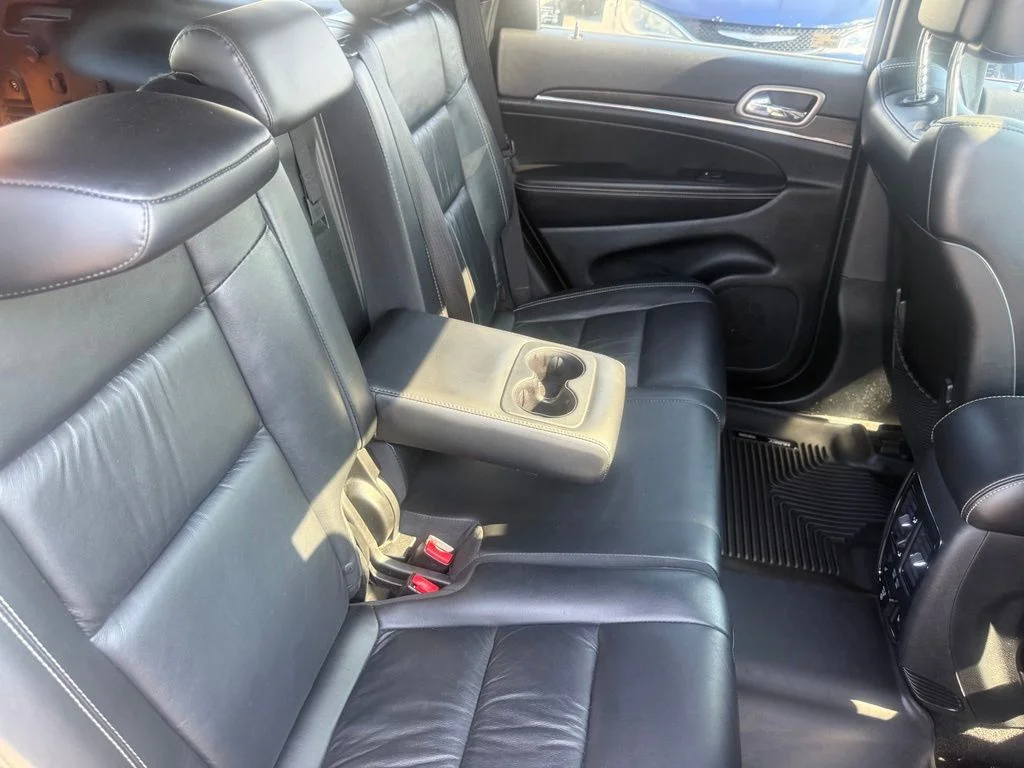Used 2015 Brilliant Black Crystal Pearlcoat Jeep Limited image 54