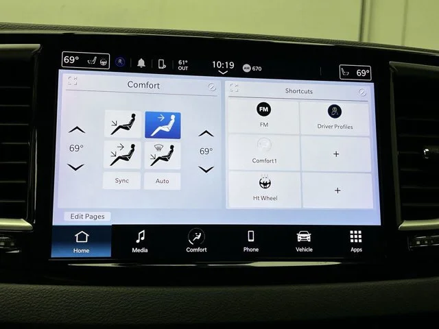 Used 2024 Silver Mist Clearcoat Chrysler Touring L image 18