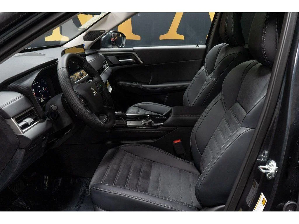 2026 Mitsubishi Outlander SE - Photo 15
