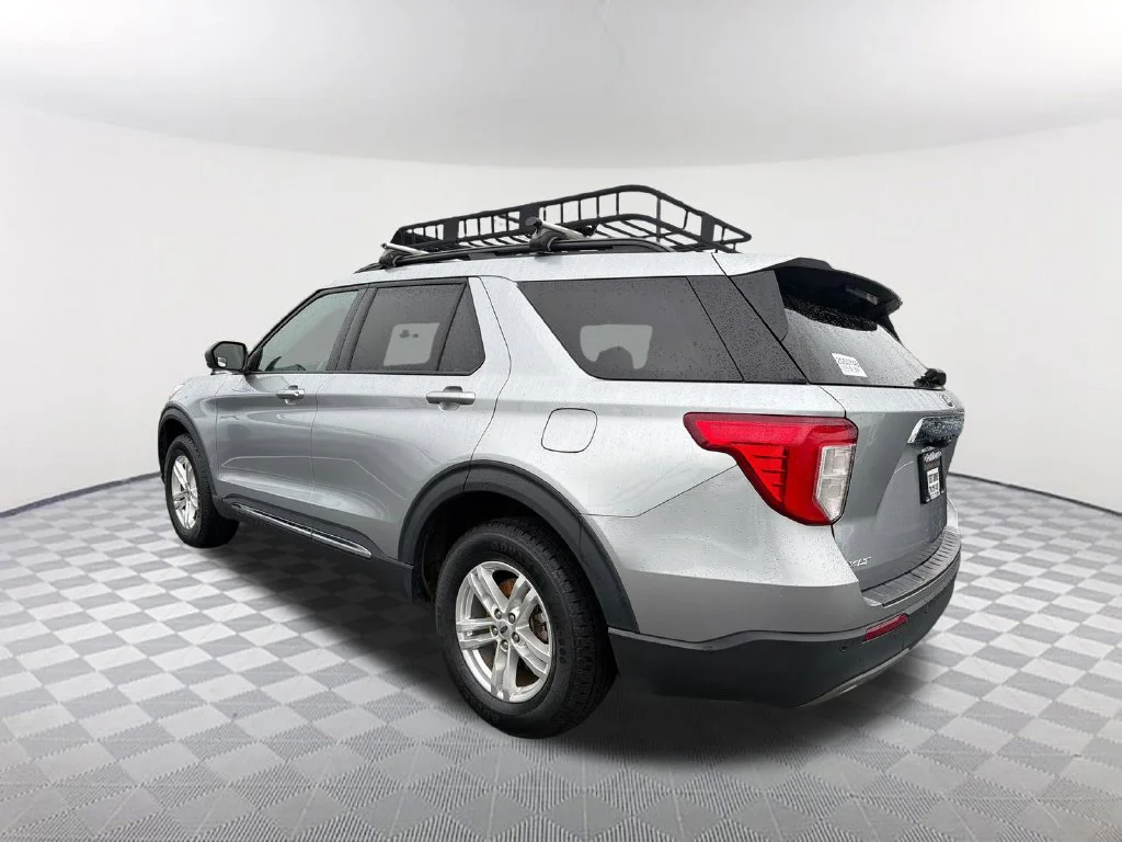 Used 2023 Silver Ford XLT image 7