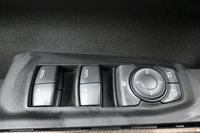 Used 2022 Mosaic Black Metallic Chevrolet RST image 12