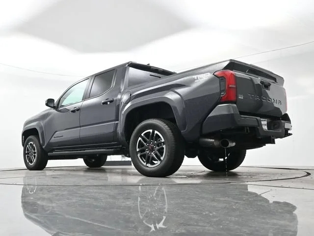 Used 2025 Underground Toyota SR5 image 26