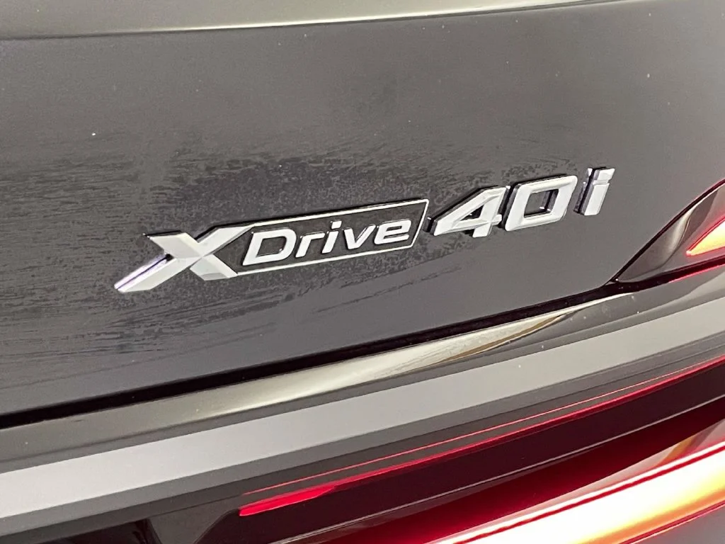 New 2027 Black BMW xDrive40i image 10