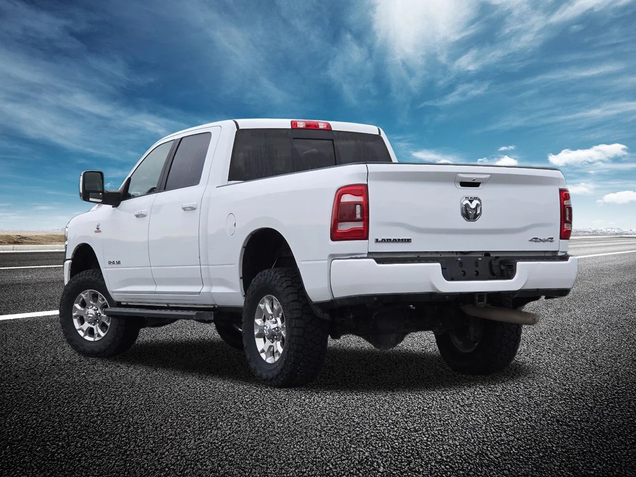 Used 2023  Ram Laramie image 17