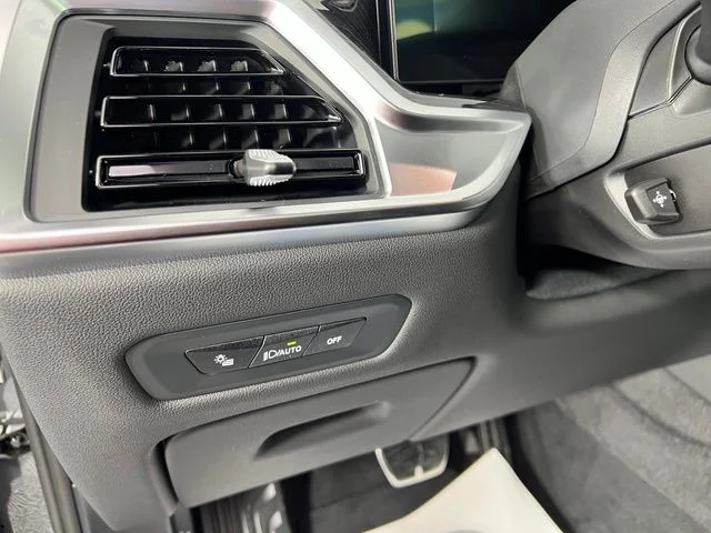 New 2026 Dravit Grey Metallic BMW sDrive40i image 18