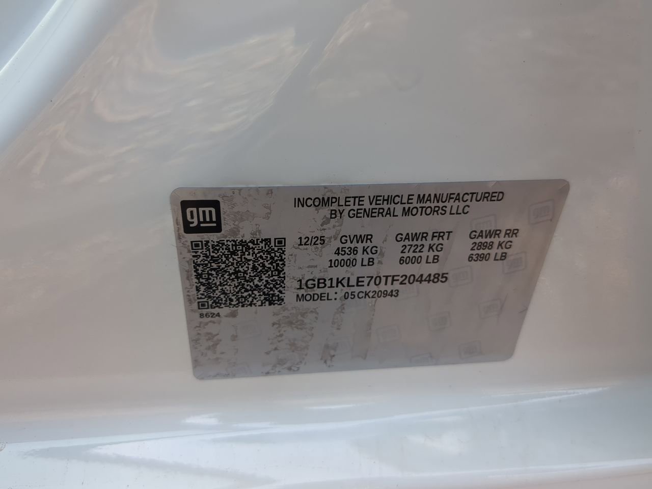 New 2026 Summit White Chevrolet Work Truck image 32