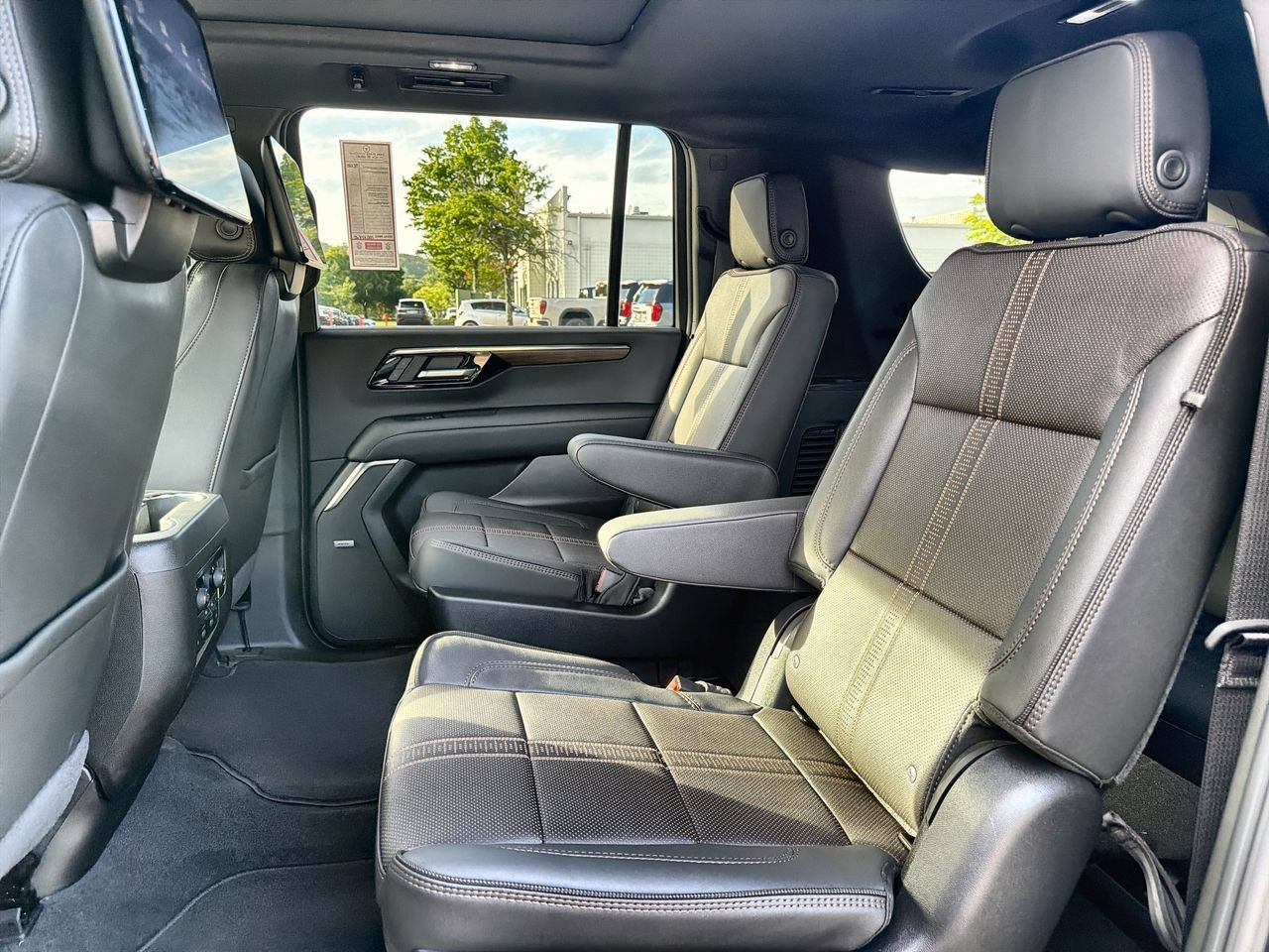 2026 Chevrolet Suburban High Country - Photo 20