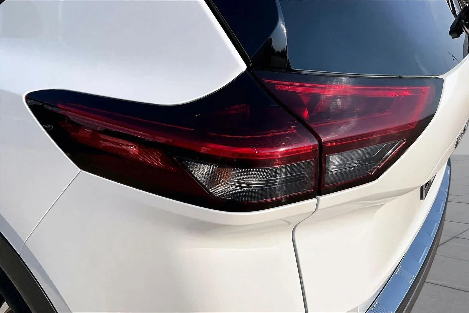 Certified Used 2023 Pearl White Tricoat Nissan SL image 28