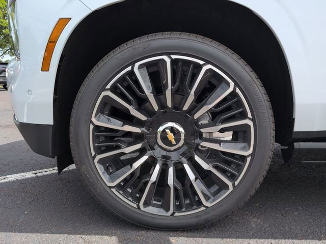 New 2026 Polar White Tricoat Chevrolet High Country image 36