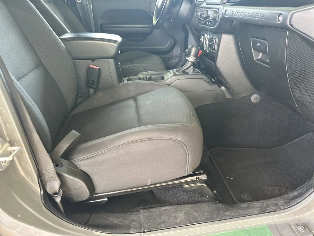 Used 2020 Gray Jeep Unlimited Sport Altitude image 36