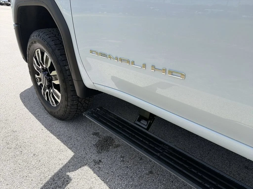 New 2026 Glacier White Tricoat GMC Denali Ultimate image 42