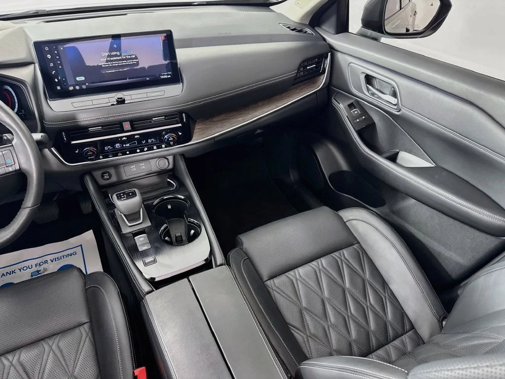 Used 2024 Gray Nissan Platinum image 29