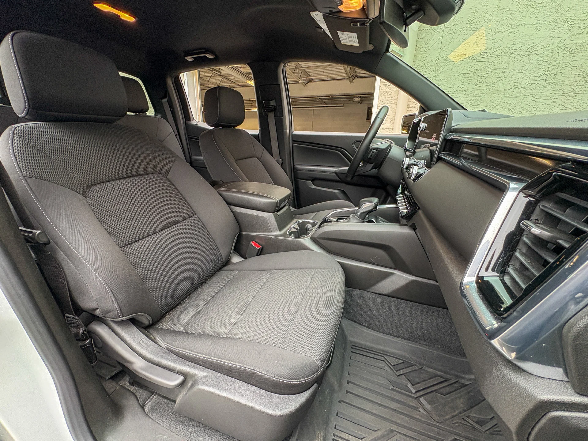 Used 2023 White GMC Elevation image 25
